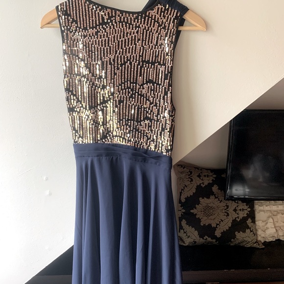 Gorgeous navy blue made dress with sequencing on the back - Picture 1 of 2